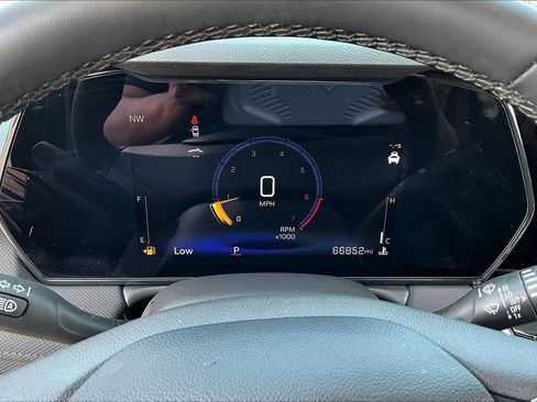 Used 2024 Chevrolet TrailBlazer LT w/ LT Cold Weather Package image 13