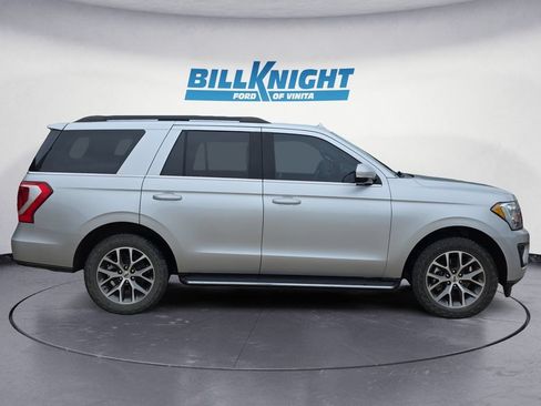 Used 2018 Ford Expedition XLT w/ Equipment Group 202A AWD/4WD image 6
