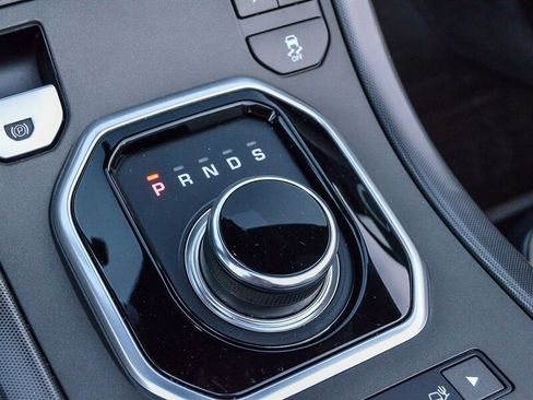 Used 2018 Land Rover Range Rover Evoque HSE Dynamic image 27