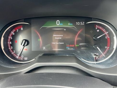 Used 2025 Toyota RAV4 XLE FWD image 21