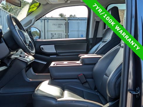 Certified 2025 Ford Expedition Active AWD/4WD image 24
