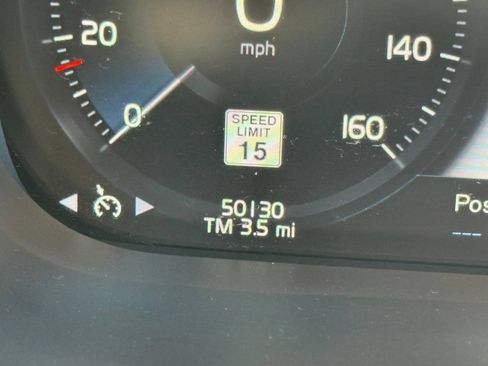 Used 2021 Volvo XC60 T5 Momentum FWD image 17