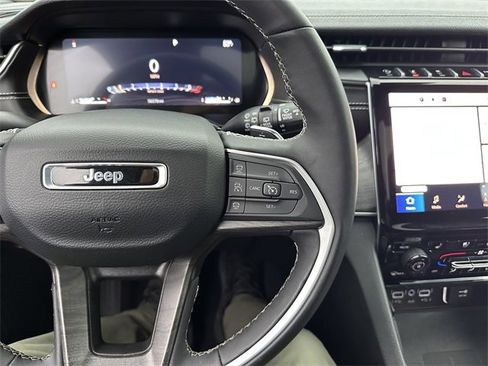 Used 2024 Jeep Grand Cherokee L Limited w/ Luxury Tech Group II image 42