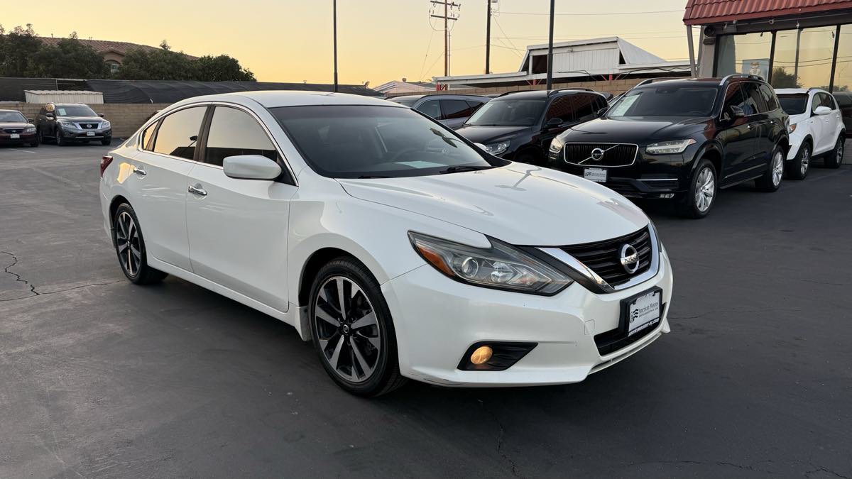 Used 2018 Nissan Altima 2.5 SR FWD image 8
