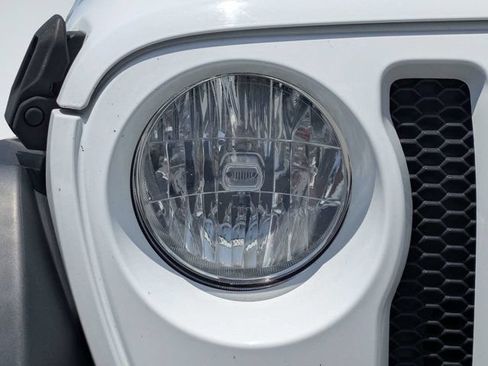Used 2018 Jeep Wrangler Unlimited Sport S AWD/4WD image 9