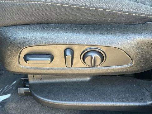 Used 2024 Chevrolet Equinox LT image 32