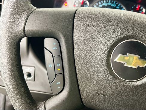 Used 2024 Chevrolet Express 2500 w/ Driver Convenience Package image 17