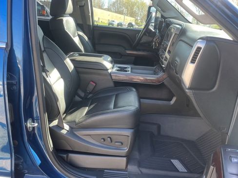 Used 2018 GMC Sierra 2500 SLT w/ Duramax Plus Package AWD/4WD image 8