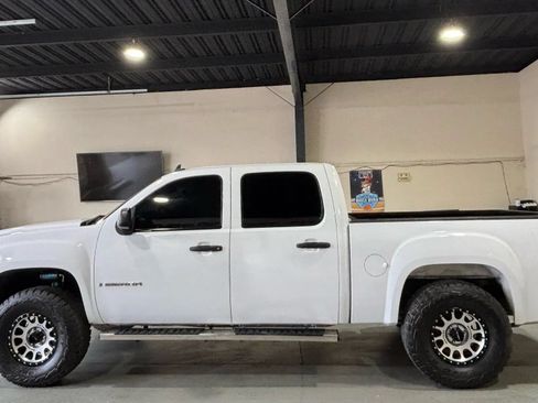 Used 2007 GMC Sierra 1500 SLE w/ SLE/SLT Trailering Package RWD image 8