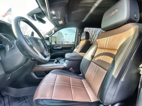 Used 2024 Chevrolet Silverado 2500 High Country w/ Technology Package image 19