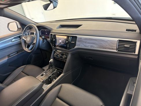 Used 2023 Volkswagen Atlas Cross Sport SE image 50