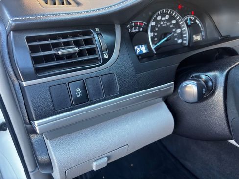 Used 2014 Toyota Camry LE image 32