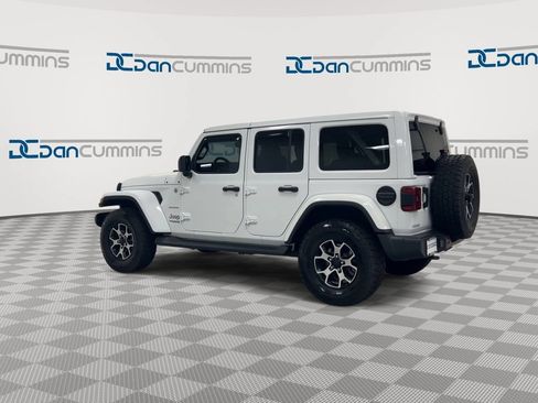 Used 2021 Jeep Wrangler Unlimited Sahara AWD/4WD image 6