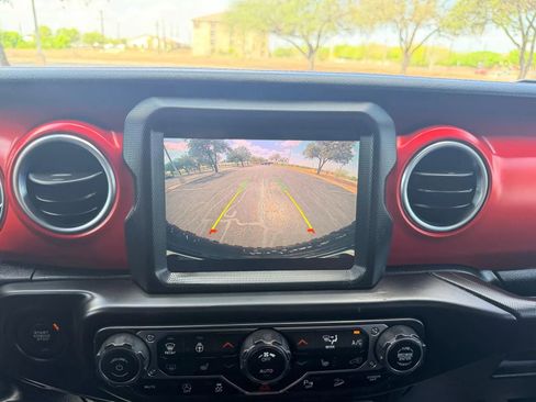 Used 2019 Jeep Wrangler Unlimited Rubicon image 19