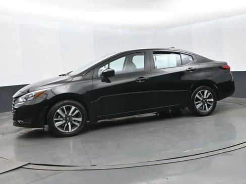 Used 2025 Nissan Versa SV FWD image 5