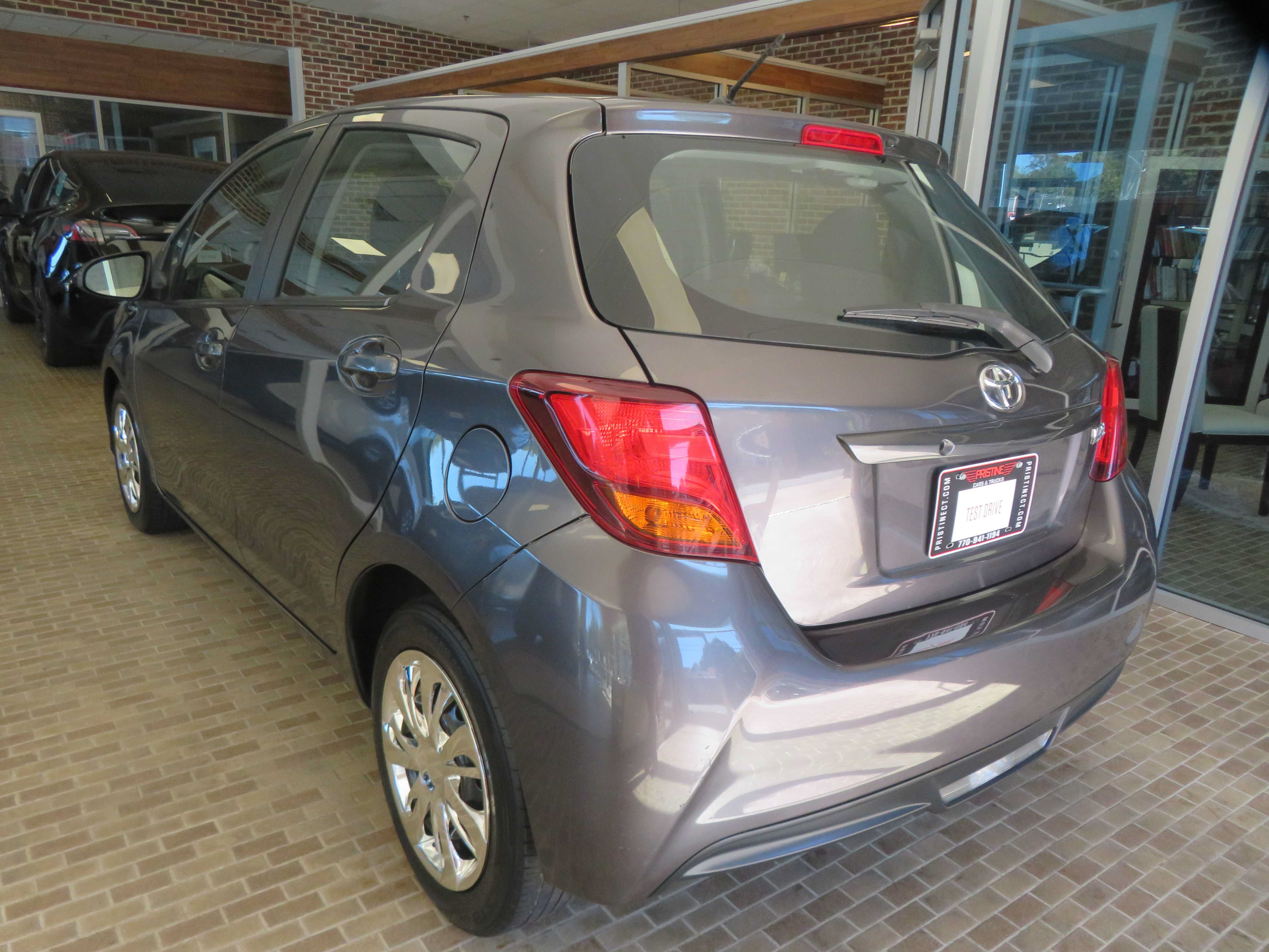 Used 2015 Toyota Yaris L FWD image 6