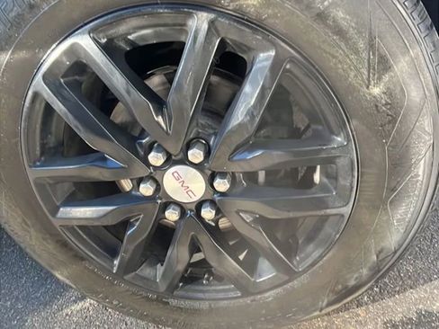 Used 2019 GMC Acadia SLT image 21