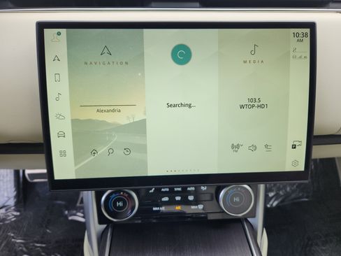 Used 2023 Land Rover Range Rover Long Wheelbase SE image 17