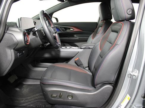 Used 2024 Chevrolet Equinox EV RS FWD image 9