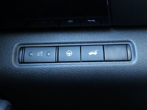 New 2025 Nissan Pathfinder SV w/ SV Premium Package image 16