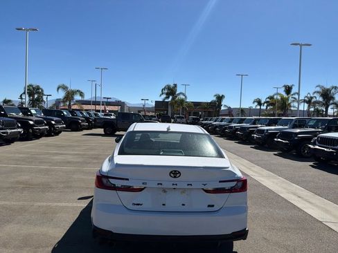 Used 2025 Toyota Camry SE FWD image 6