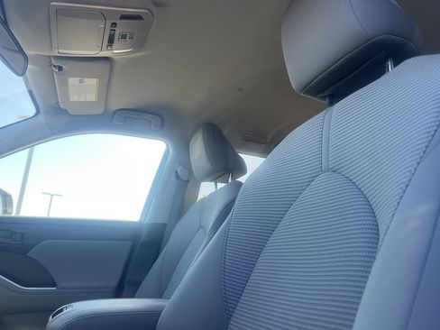 Used 2021 Toyota Highlander L image 9