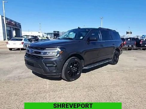 Used 2023 Ford Expedition XLT image 4