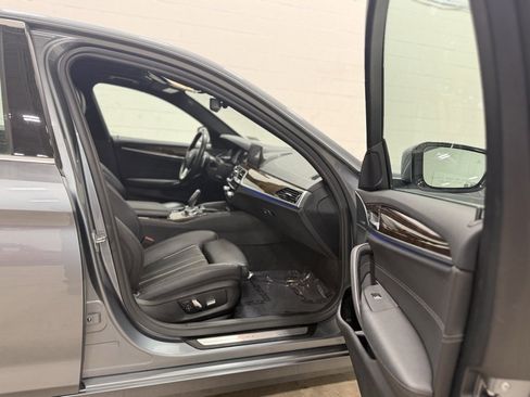 Used 2019 BMW 530i xDrive 530i xDrive w/ Convenience Package image 32