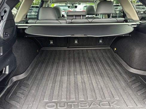 Used 2018 Subaru Outback 2.5i Limited AWD/4WD image 22