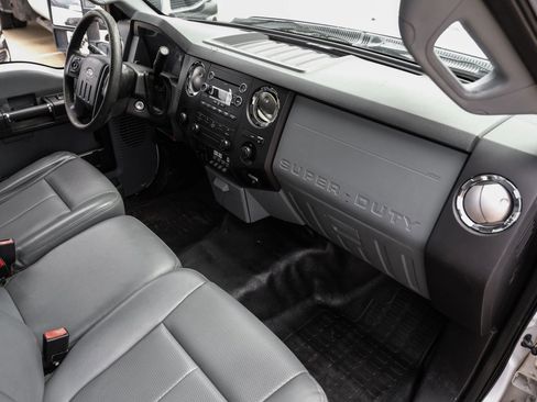 Used 2015 Ford F550 4x4 Regular Cab Super Duty image 18