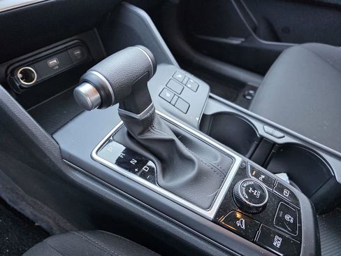 Used 2025 Kia Sportage LX image 12