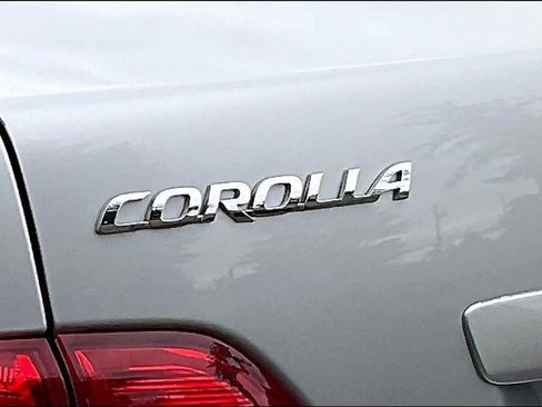 Used 2010 Toyota Corolla LE FWD image 23