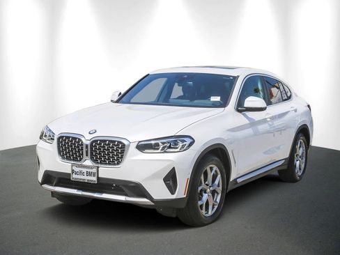Certified 2023 BMW X4 xDrive30i w/ Premium Package image 3