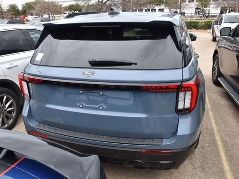Certified 2025 Ford Explorer ST-Line w/ Premium Package image 7