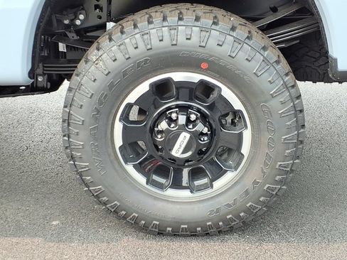 New 2026 Ford F350 Platinum w/ Tremor Off-Road Package AWD/4WD image 7