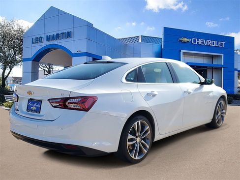 Used 2024 Chevrolet Malibu LT image 3