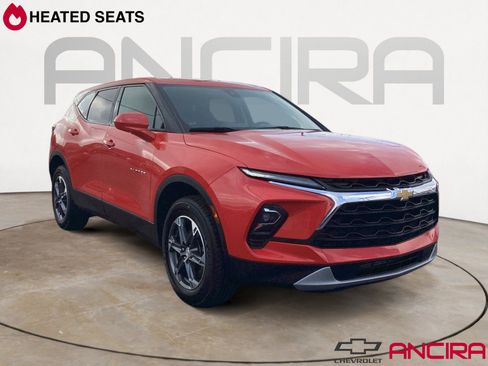 Used 2025 Chevrolet Blazer LT FWD image 1