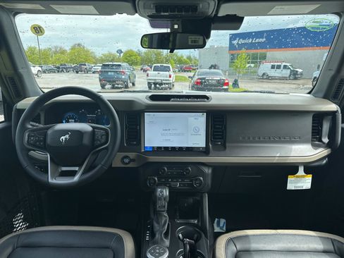 New 2026 Ford Bronco Big Bend AWD/4WD image 2