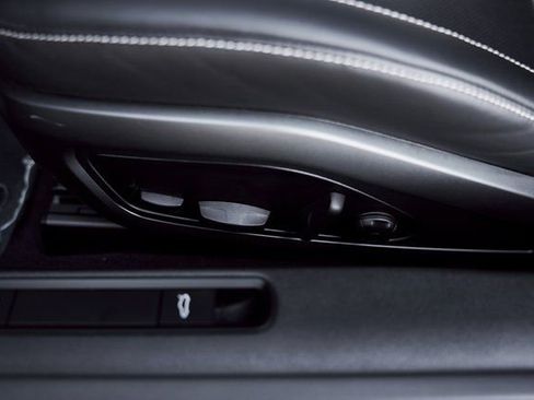 Used 2024 Porsche 911 Turbo image 33