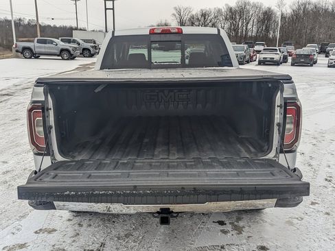 Used 2018 GMC Sierra 1500 SLT image 16