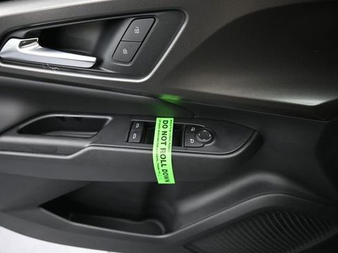 New 2026 Chevrolet Equinox EV LT w/ Midnight Package FWD image 34