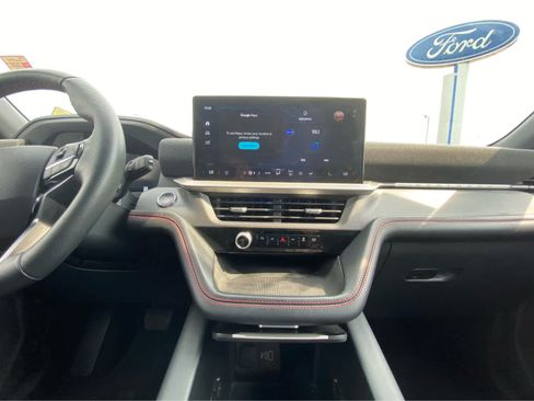 Used 2025 Ford Explorer ST-Line w/ ST-Line Street Pack AWD/4WD image 31