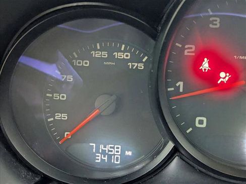 Used 2018 Porsche Macan image 11