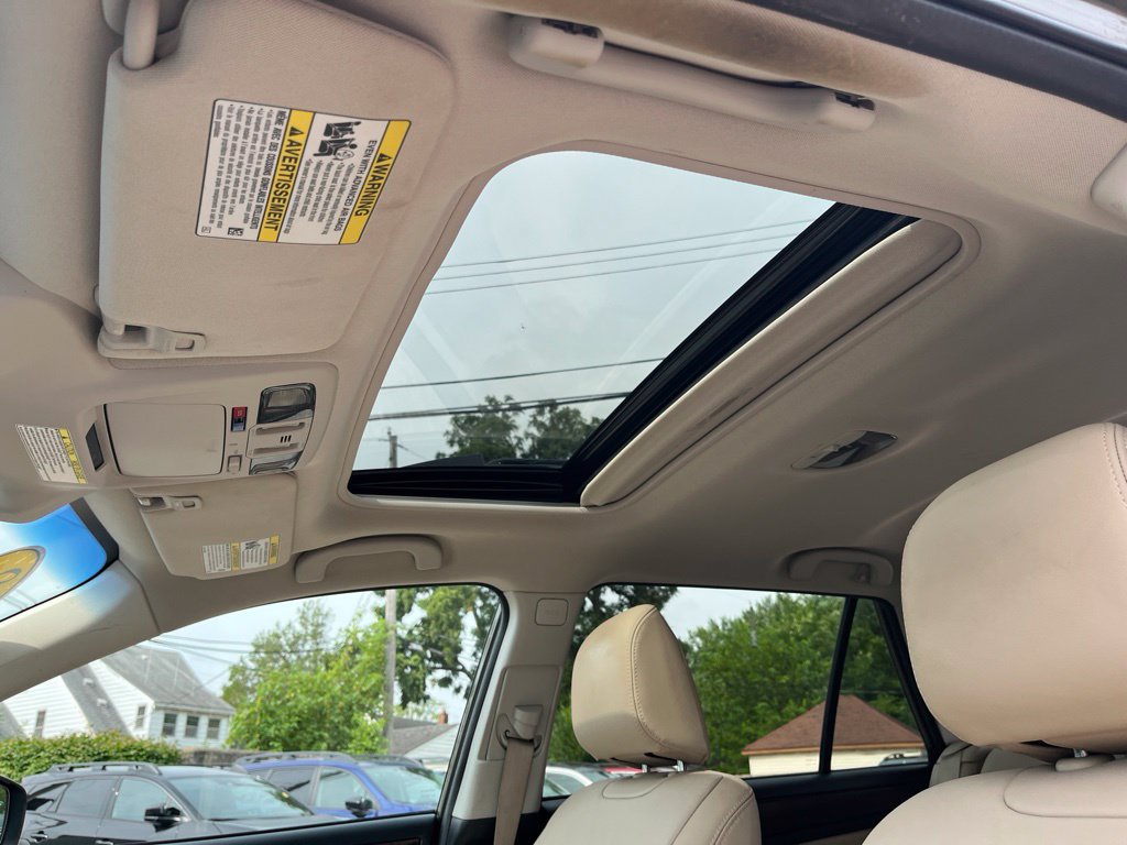 Used 2018 Subaru Outback 3.6R Limited AWD/4WD image 28