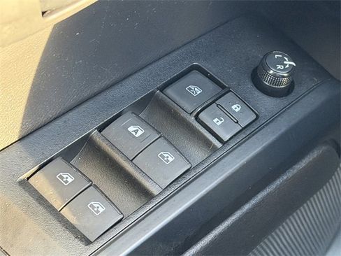 Used 2023 Toyota Tacoma SR image 33