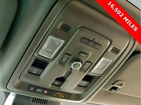 Used 2024 GMC Yukon Denali image 43