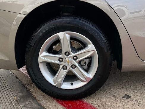 Used 2024 Chevrolet Malibu LT image 9