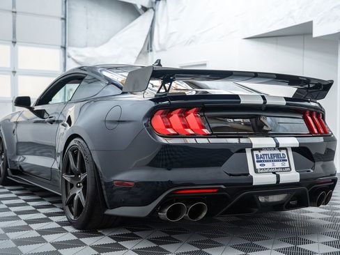Used 2021 Ford Mustang Shelby GT500 w/ Carbon Fiber Track Pack RWD image 7