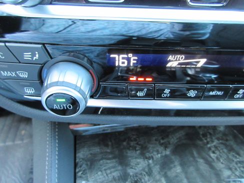 Used 2023 BMW 530e w/ M Sport Package image 9