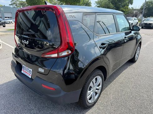 Used 2022 Kia Soul LX FWD image 7